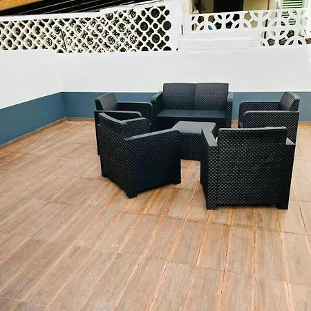 Lägenhet Stylish 3-bedroom Flat In