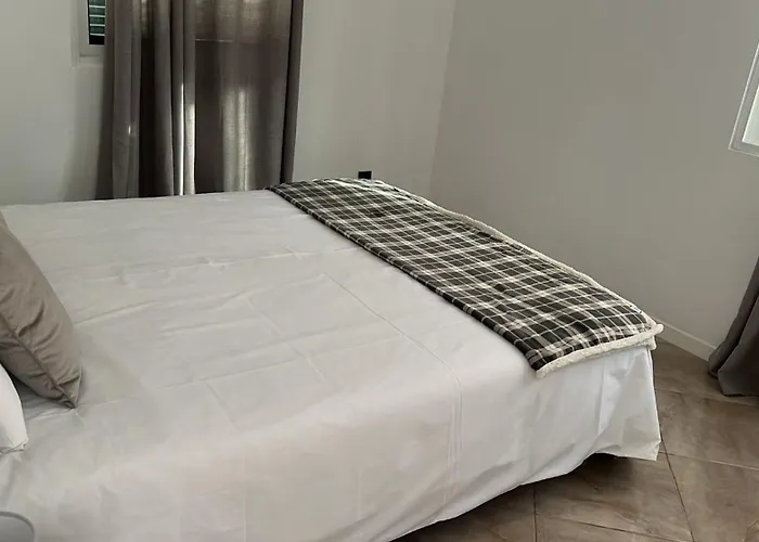 Stylish 3-bedroom Flat In