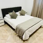 Stylish 3-bedroom Flat In