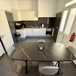 Stylish 3-bedroom Flat In * Funchal (Madeira)