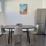 Appartamento Stylish 3-bedroom Flat In *