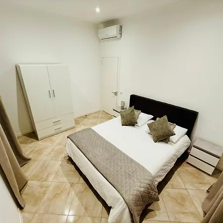 Stylish 3-bedroom Flat In * Funchal