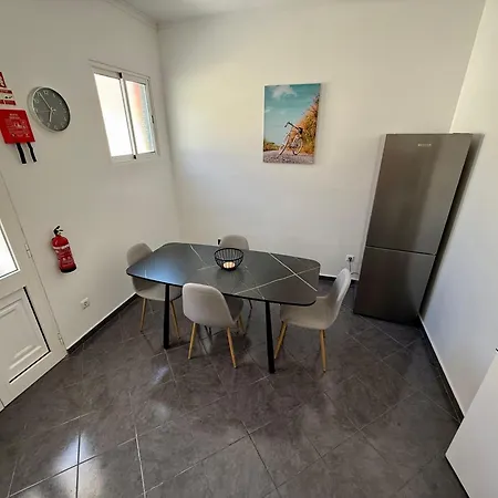 Appartamento Stylish 3-bedroom Flat In *