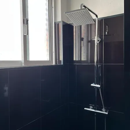Stylish 3-bedroom Flat In Apartman *