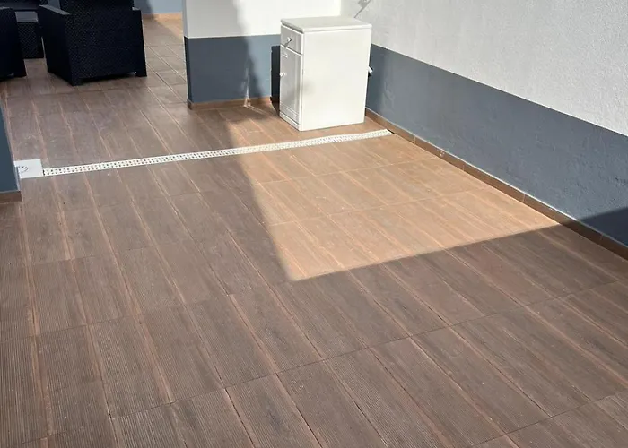 Stylish 3-bedroom Flat In Appartamento *