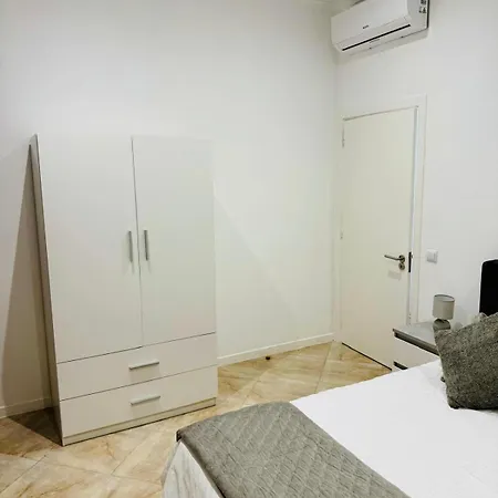 Апартаменты Stylish 3-bedroom Flat In Фуншал