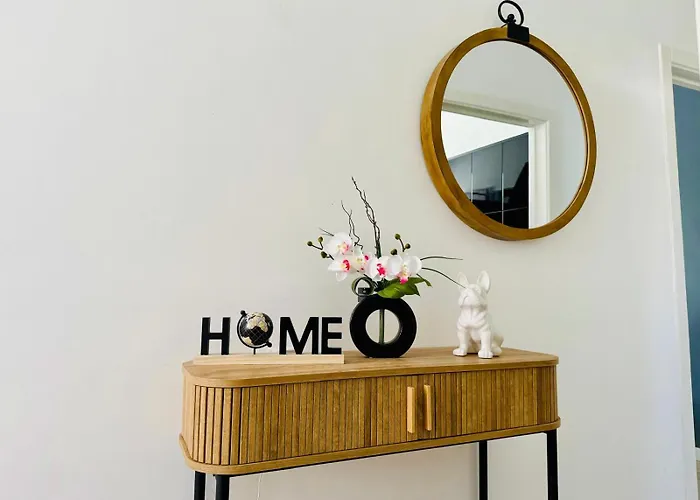 Stylish 3-bedroom Flat In 公寓 *