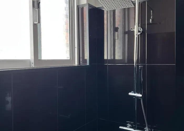 Stylish 3-bedroom Flat In Apartamento *