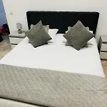 Stylish 3-bedroom Flat In 公寓