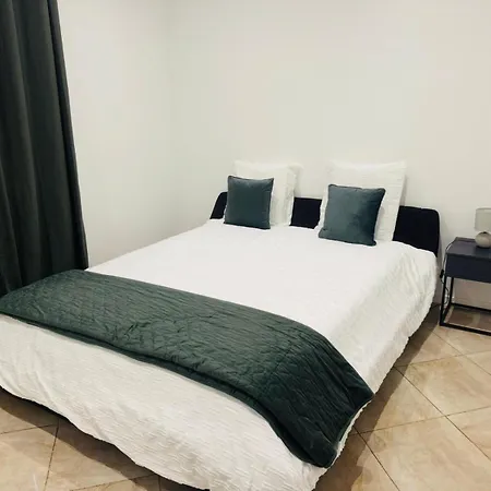 Stylish 3-bedroom Flat In * 丰沙尔